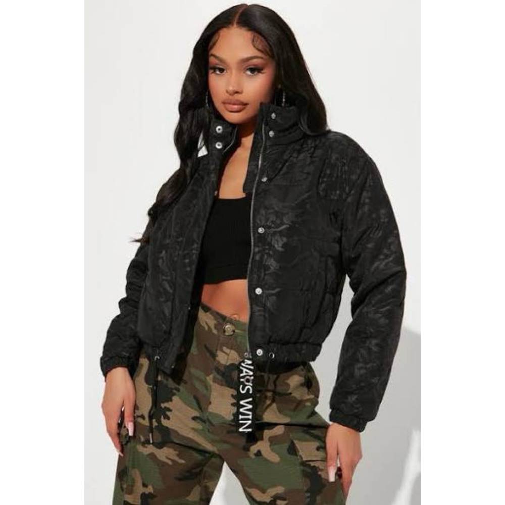 Fashion Nova Camo Puffer Jacket – Black, Size XL